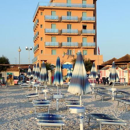 Abbazia Club Hotel Маротта Экстерьер фото