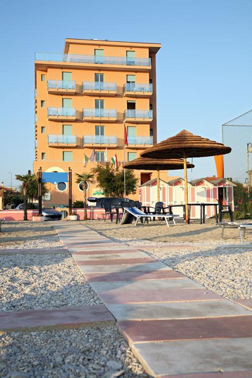 Abbazia Club Hotel Маротта Экстерьер фото