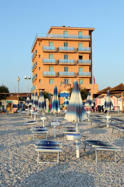 Abbazia Club Hotel Маротта Экстерьер фото